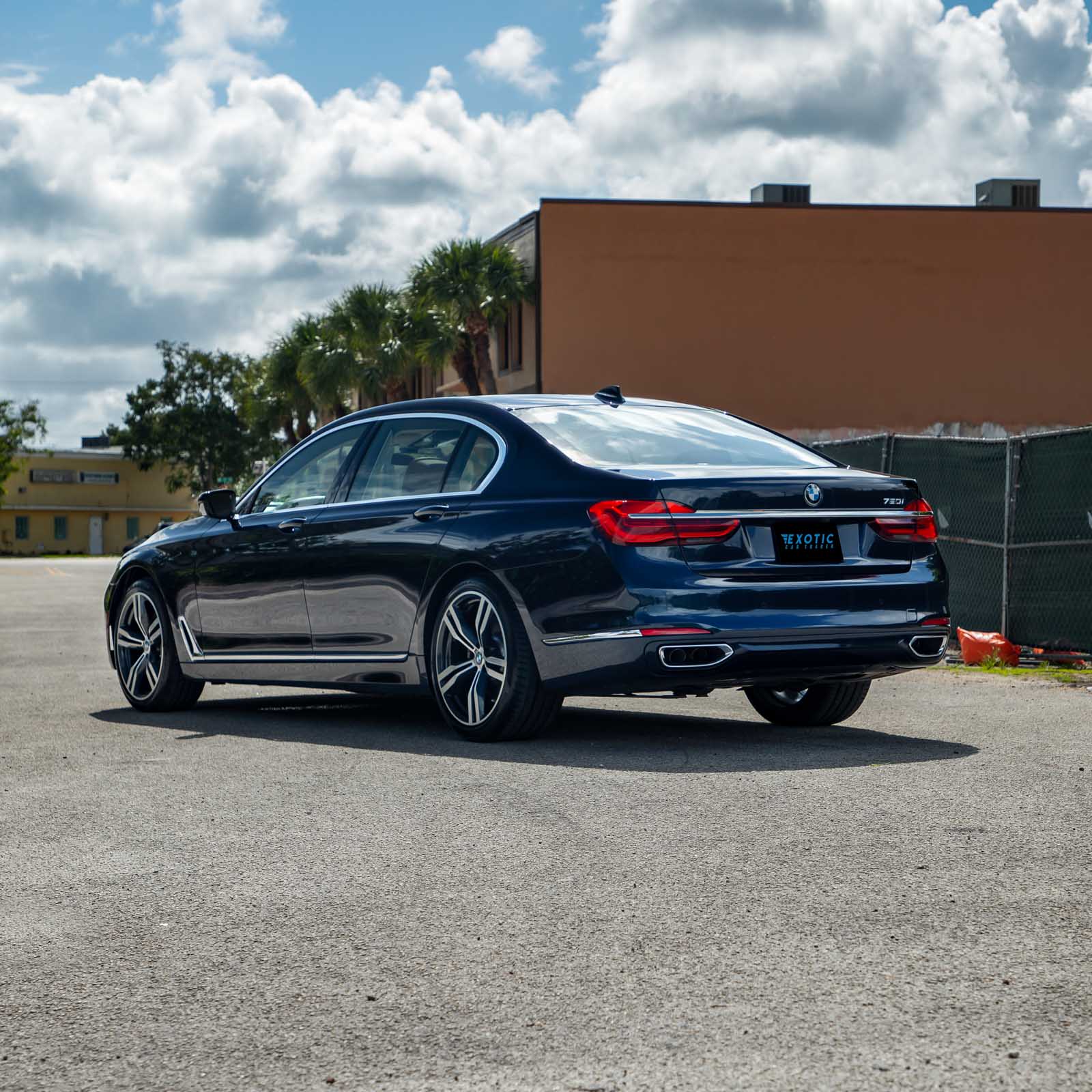 2018 BMW 750i Sedan - Engine Photo