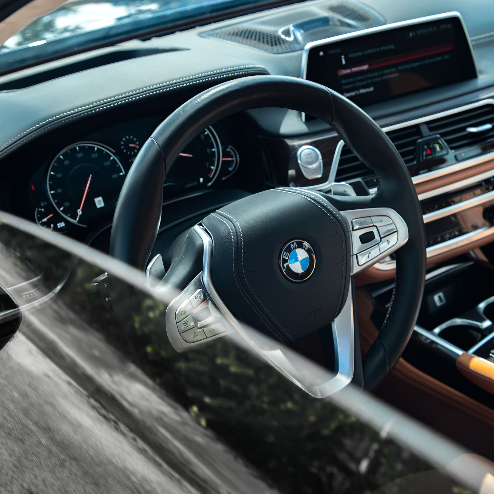 2018 BMW 750i Sedan - Interior Photo