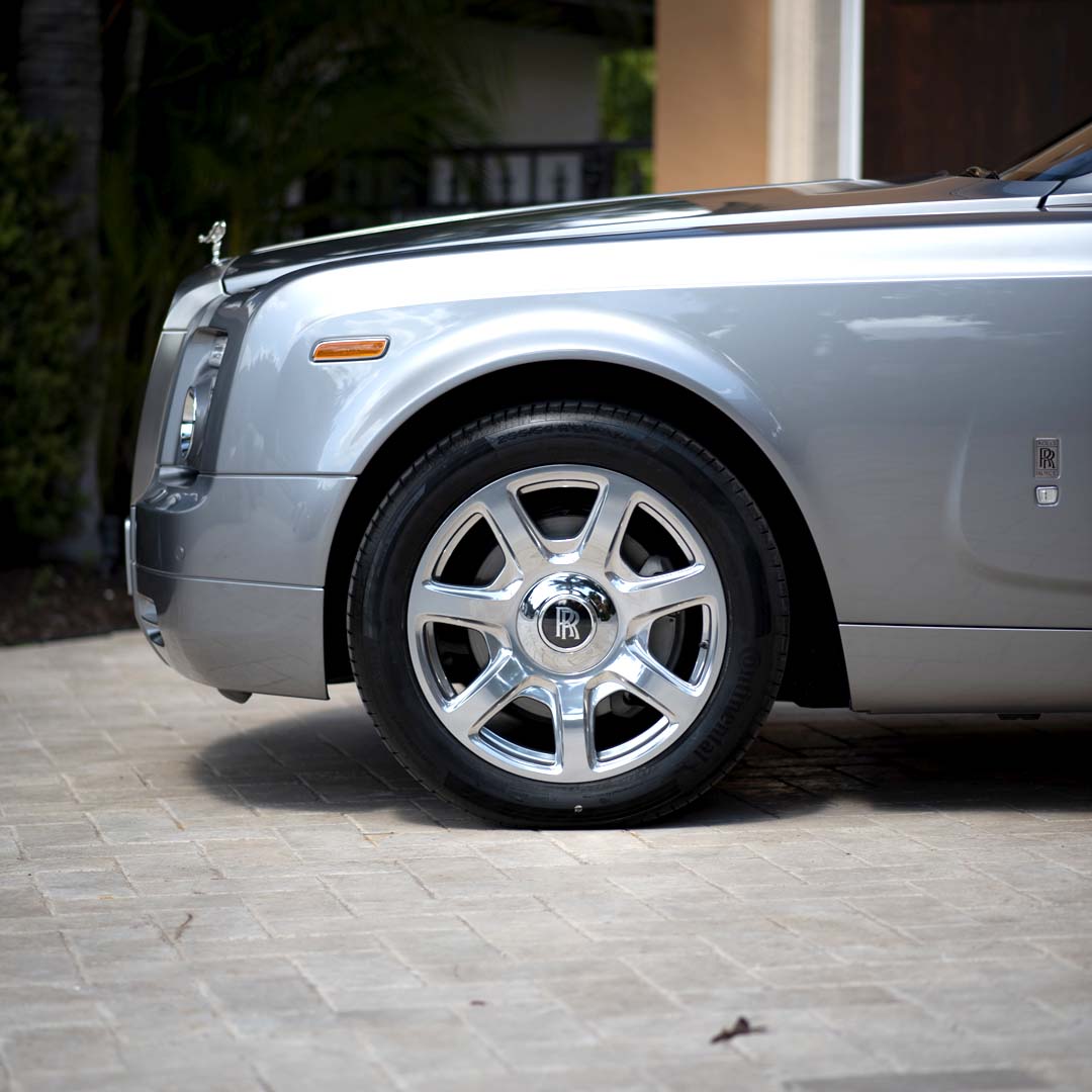 2011 Rolls Royce Phantom - Engine Photo