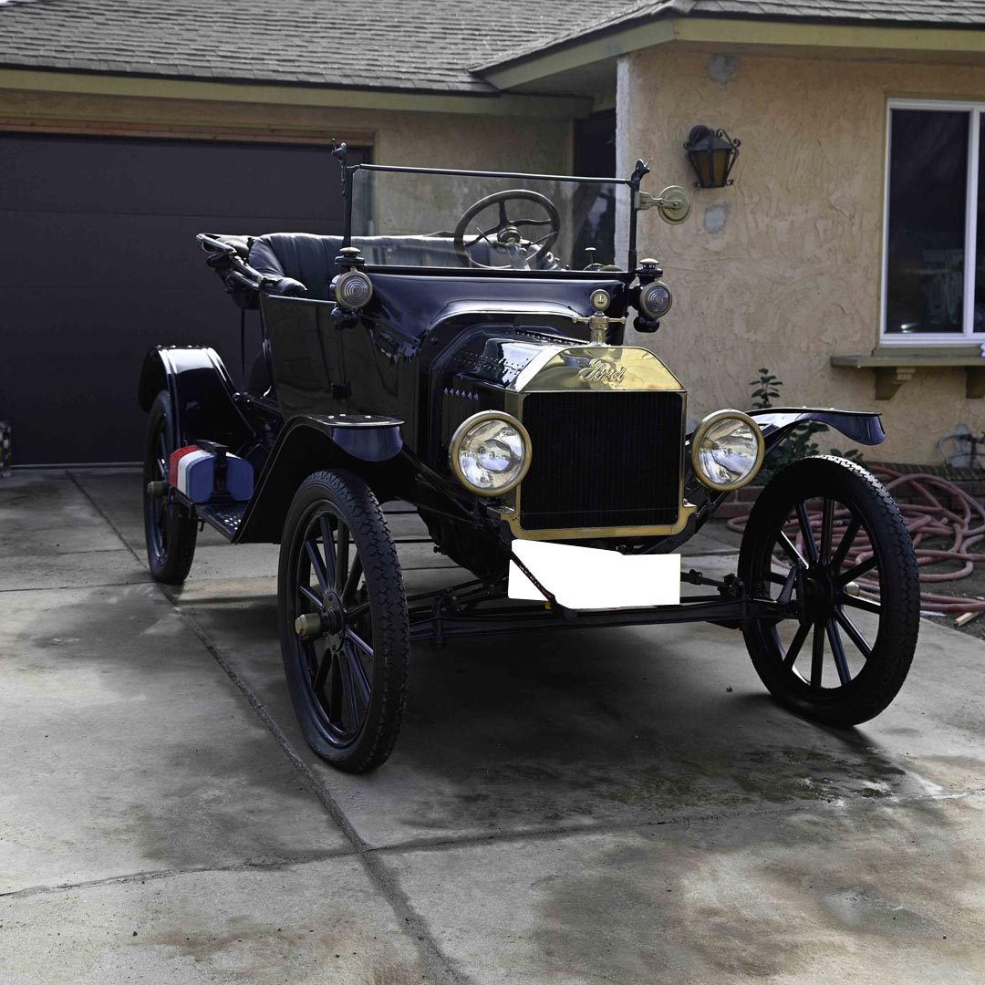 1915 Ford Model-T - Engine Photo