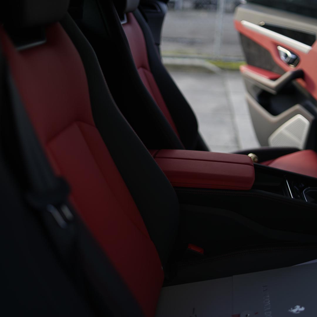 2019 Lamborghini Urus - Interior Photo