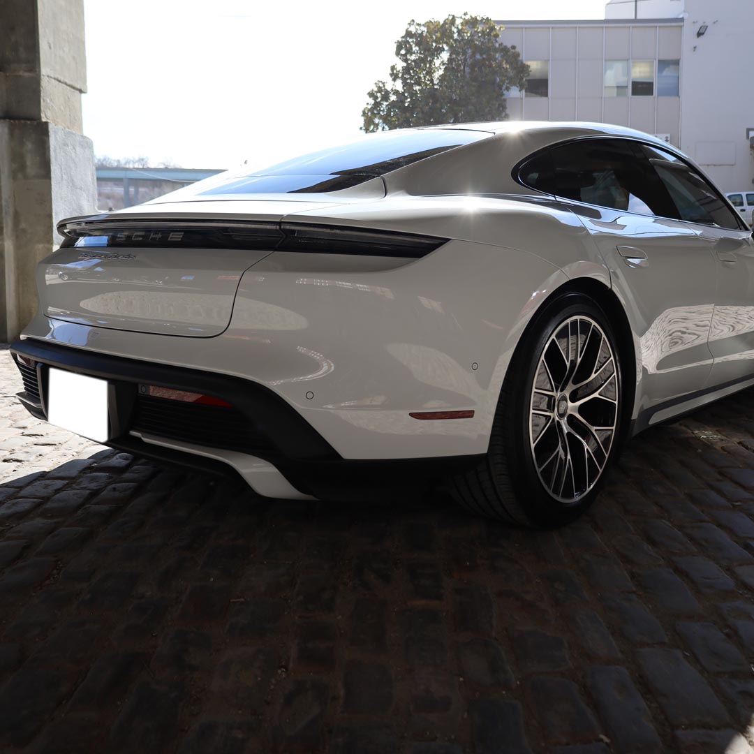 2020 Porsche Taycan Turbo - Engine Photo