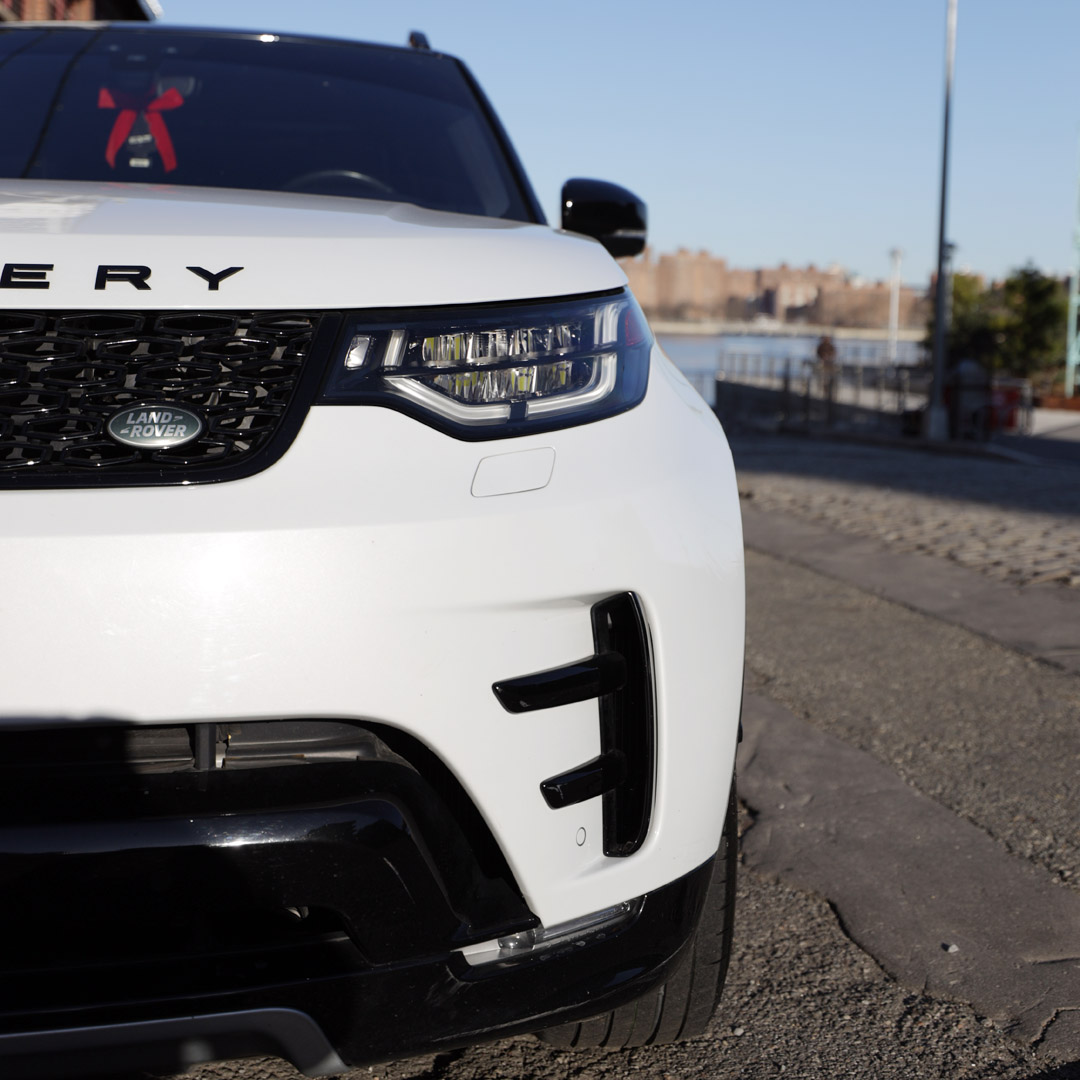 2017 Land Rover Discovery - Engine Photo