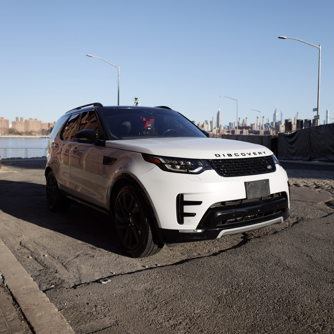 2017 Land Rover Discovery - Overview Photo