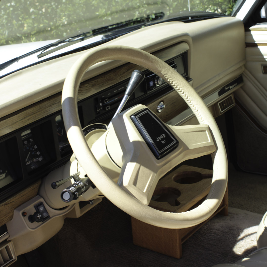 1990 Jeep Grand Wagoneer - Interior Photo