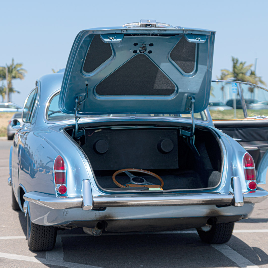 1967 Jaguar 420 - Engine Photo