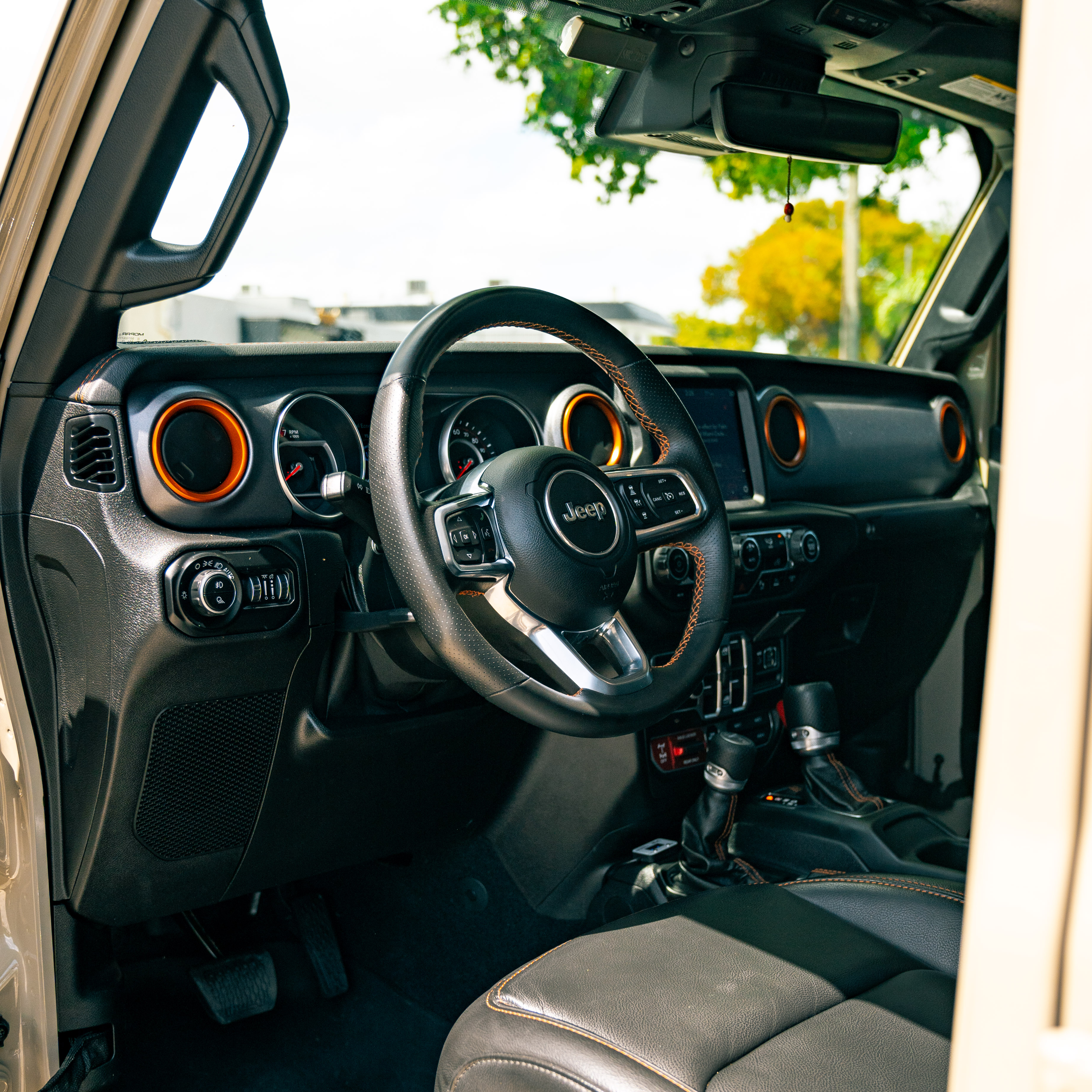 2020 Jeep Gladiator - Interior Photo