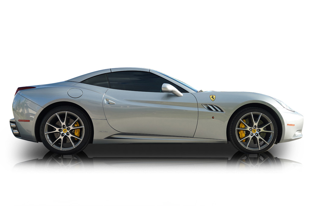 An incredible side shot photo of aFerrari California that you should buy.