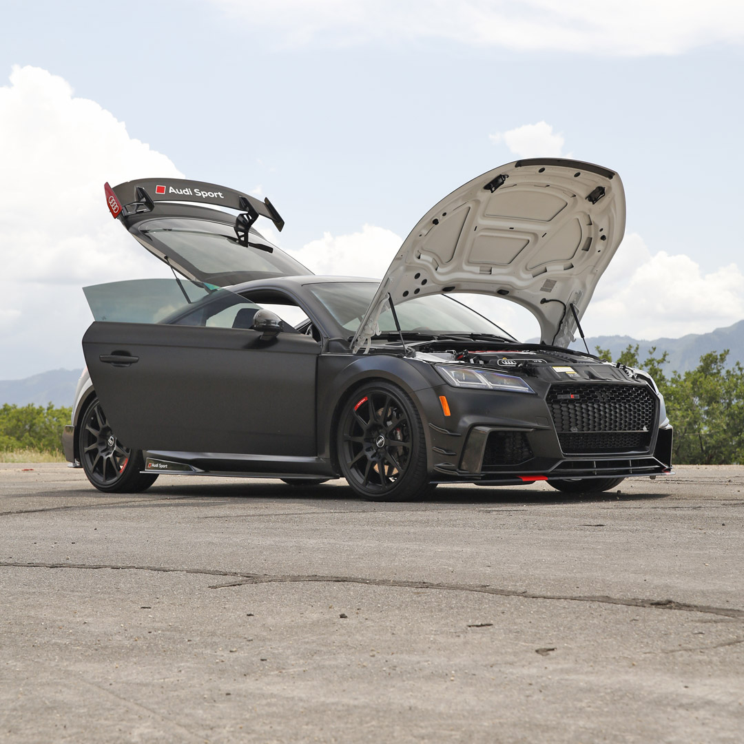 2018 Audi TT RS - Engine Photo