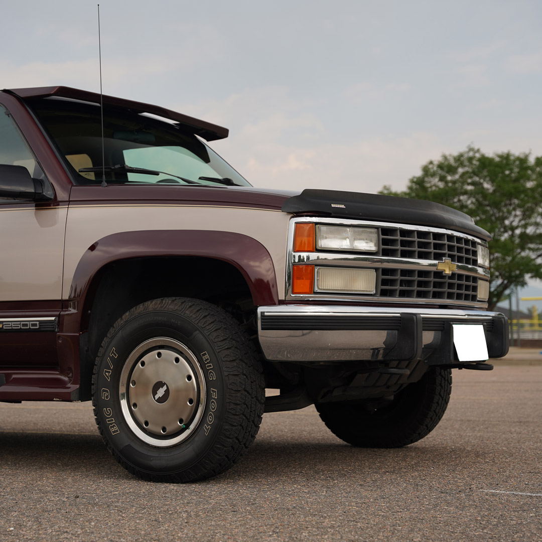 1993 Chevrolet Suburban - Engine Photo