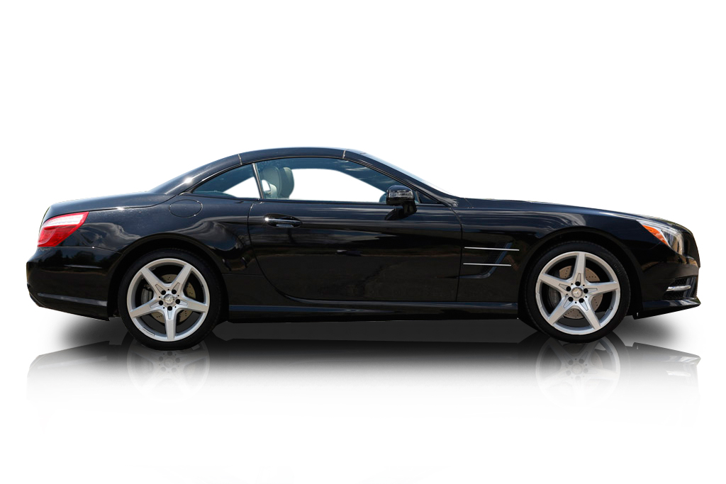 An incredible side shot photo of aMercedes-Benz SL550 that you should buy.