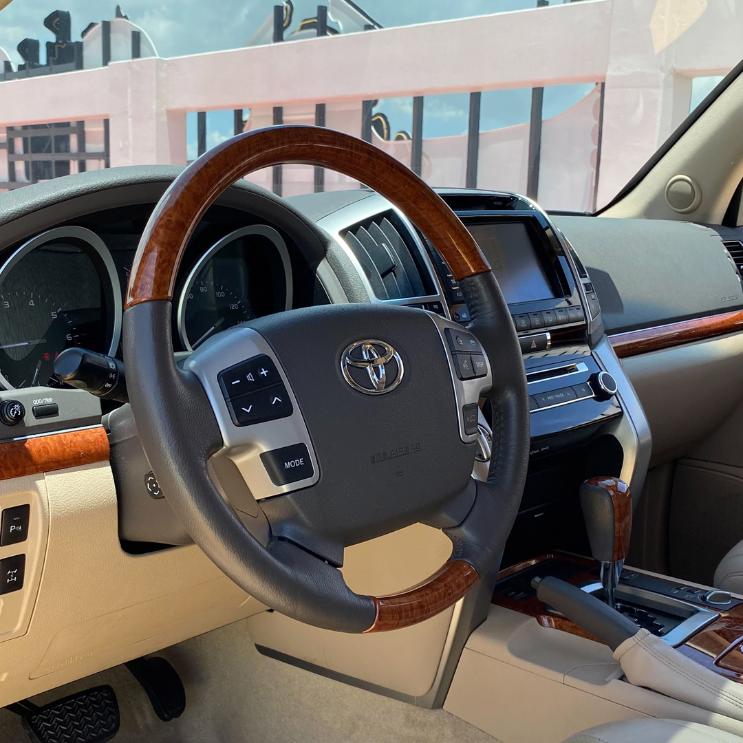 2014 Toyota Land Cruiser - Interior Photo