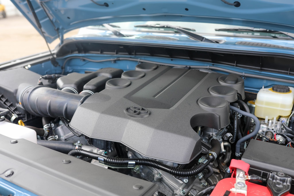 2014 Toyota FJ Cruiser - Engine Photo
