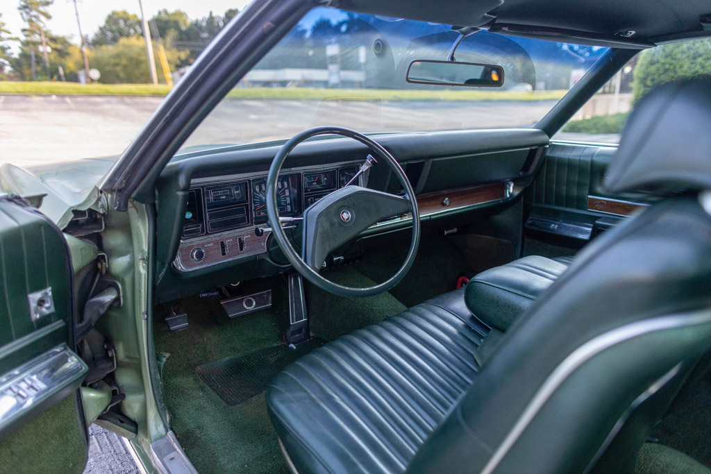 1970 Buick Riviera - Interior Photo