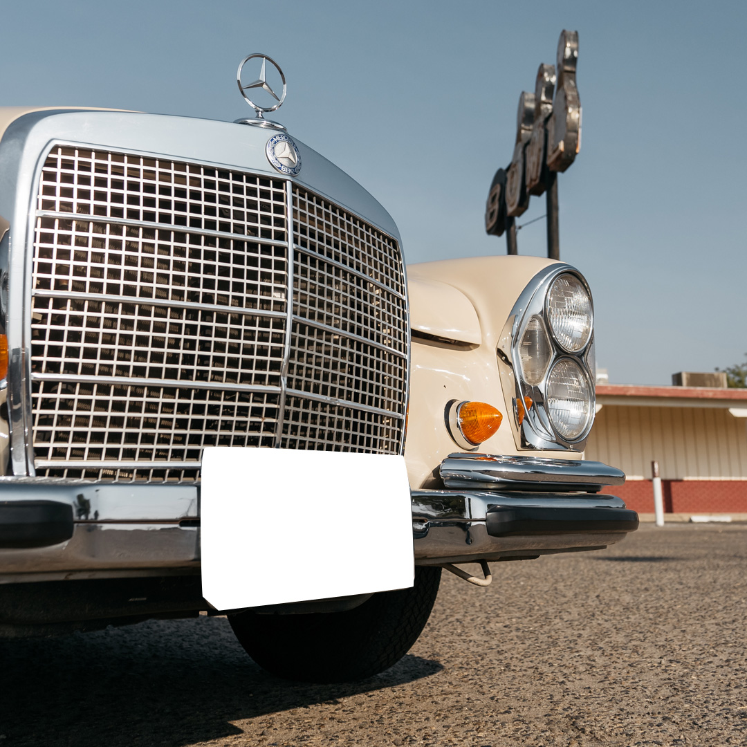 1969 Mercedes Benz 280S - Engine Photo