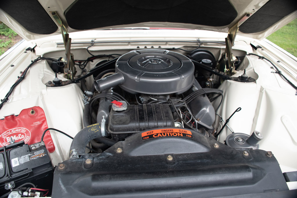 1962 Ford Thunderbird - Engine Photo