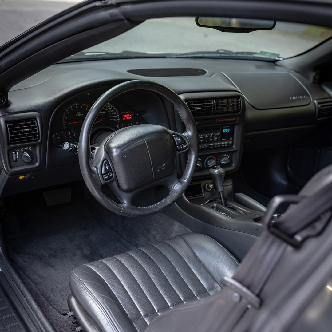 2000 Chevrolet Camaro - Interior Photo