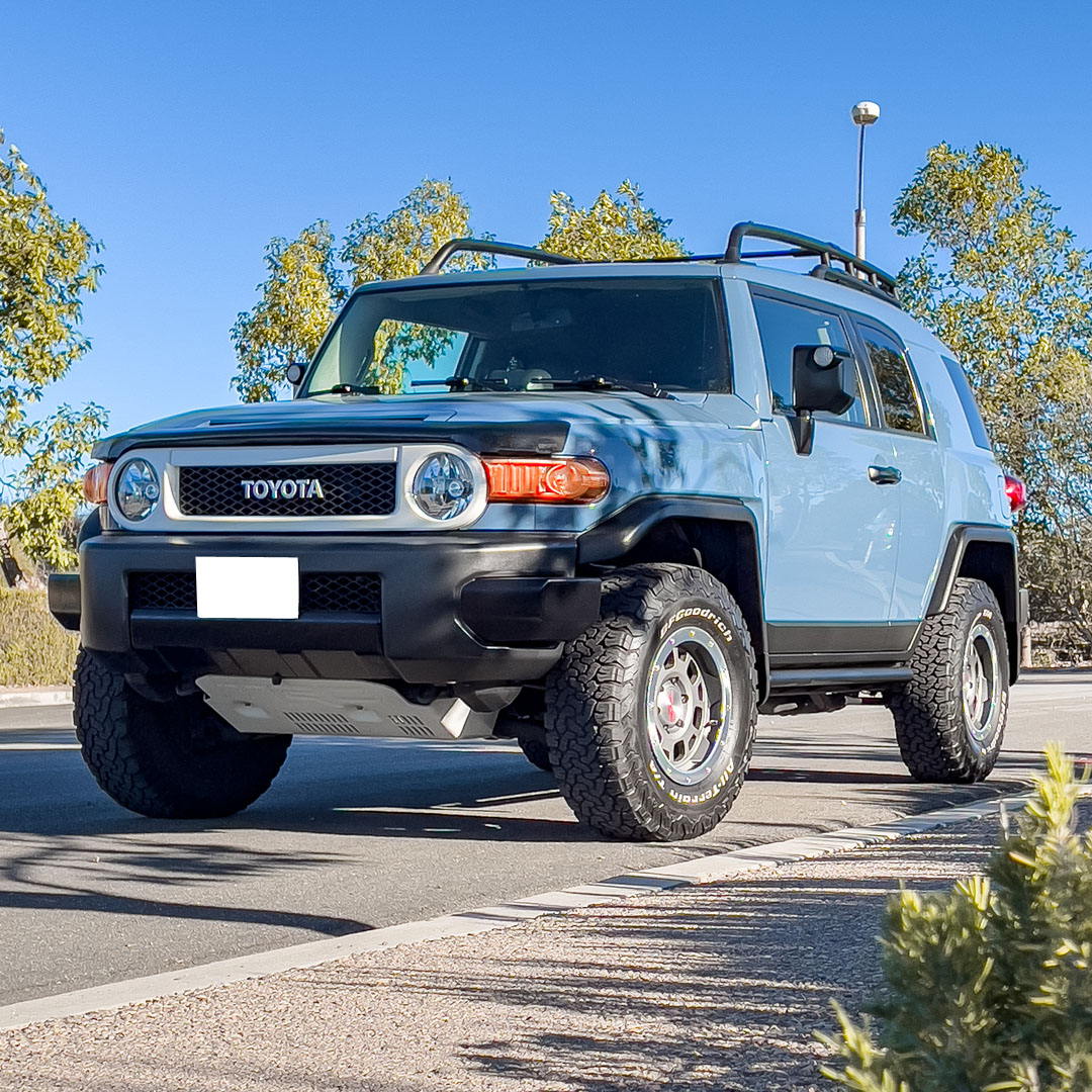 2014 Toyota FJ Cruiser - Overview Photo