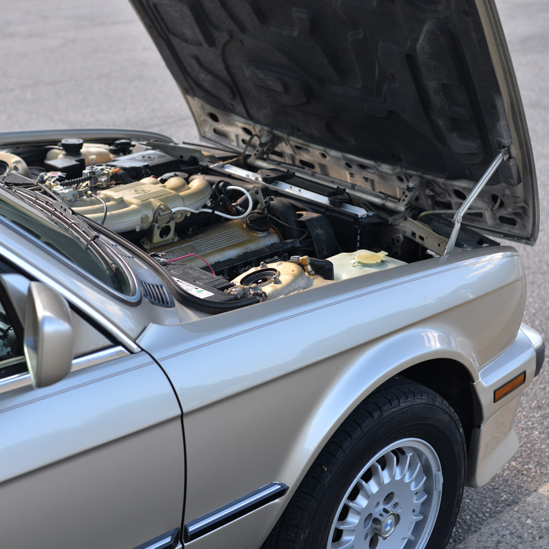 1990 BMW 325i - Engine Photo
