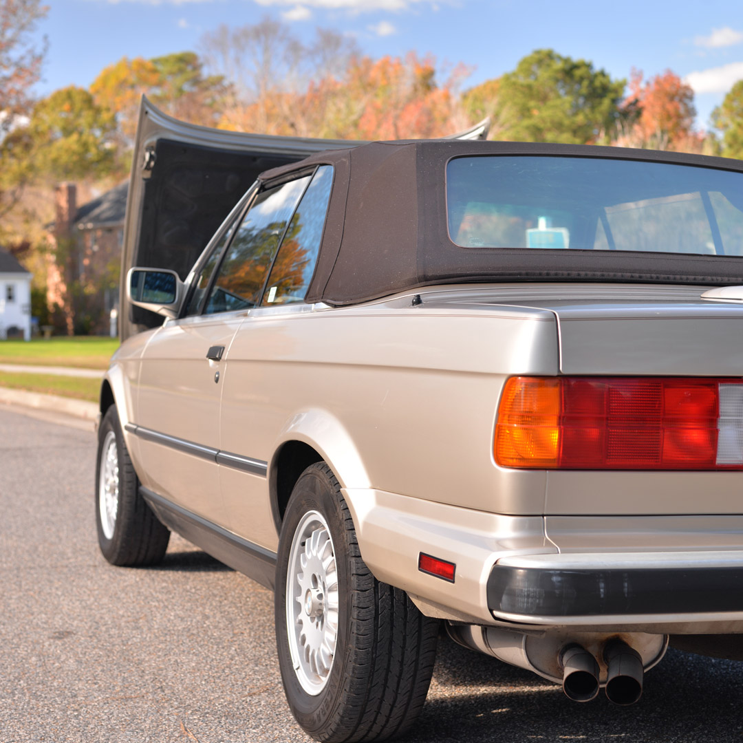 1990 BMW 325i - Interior Photo