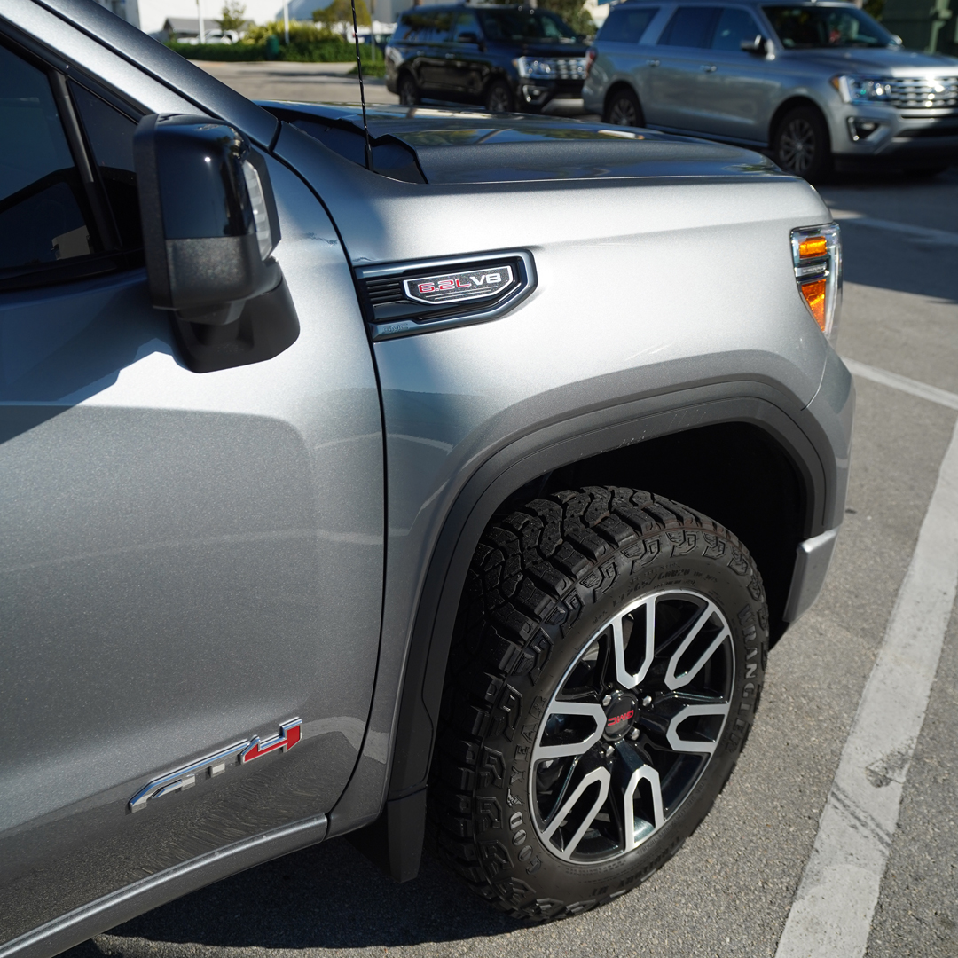 2021 GMC Sierra - Engine Photo