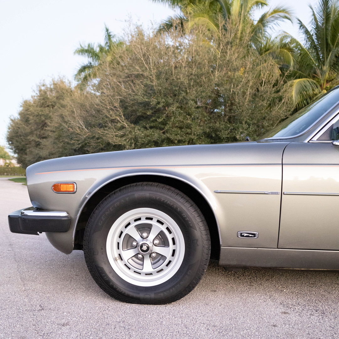 1987 Jaguar XJ6 - Engine Photo