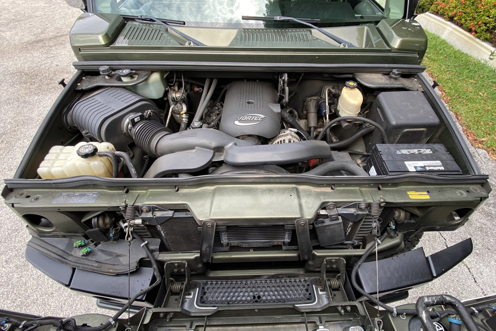 2003 Hummer H2 - Engine Photo