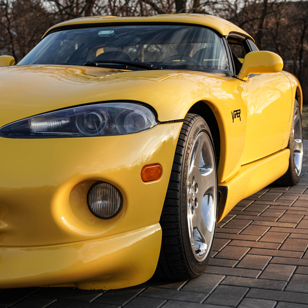 2001 Dodge Viper - Interior Photo