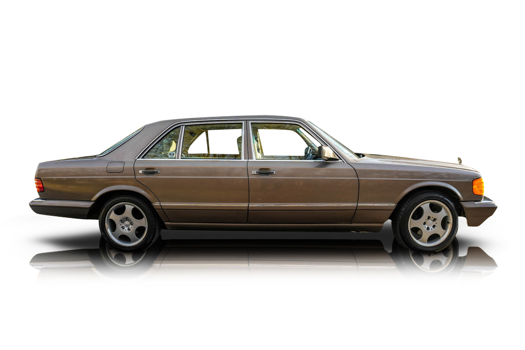 An incredible side shot photo of aMercedes-Benz 420SEL that you should buy.