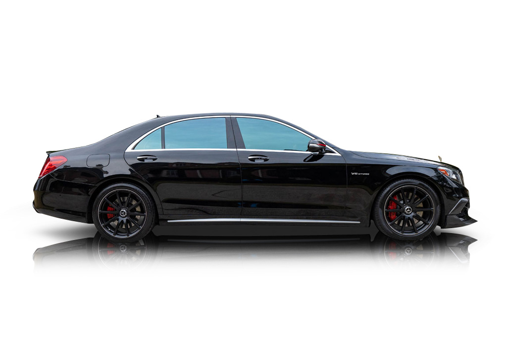 An incredible side shot photo of aMercedes-Benz S63 AMG that you should buy.