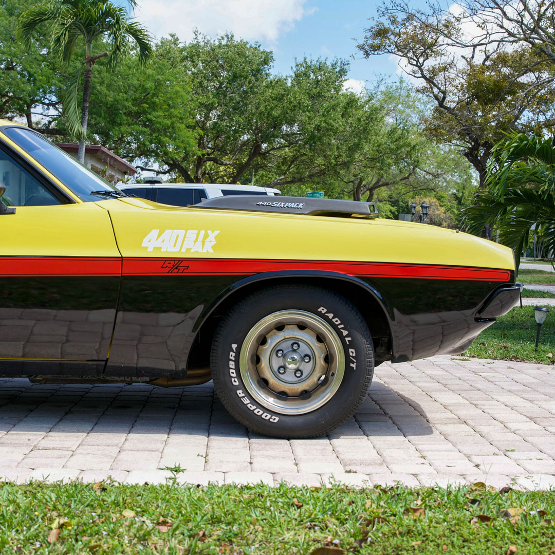 1972 Dodge Challenger  - Engine Photo
