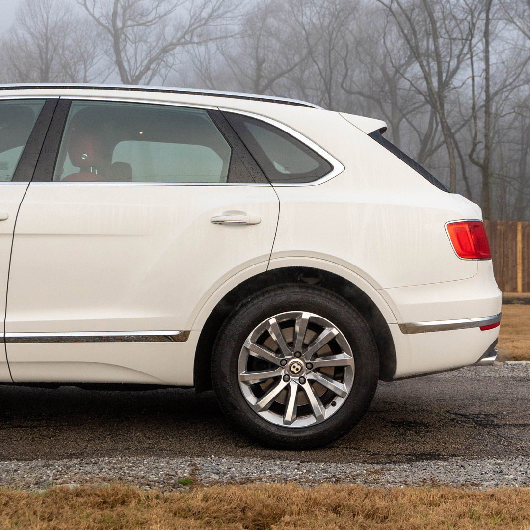 2019 Bentley Bentayga - Interior Photo