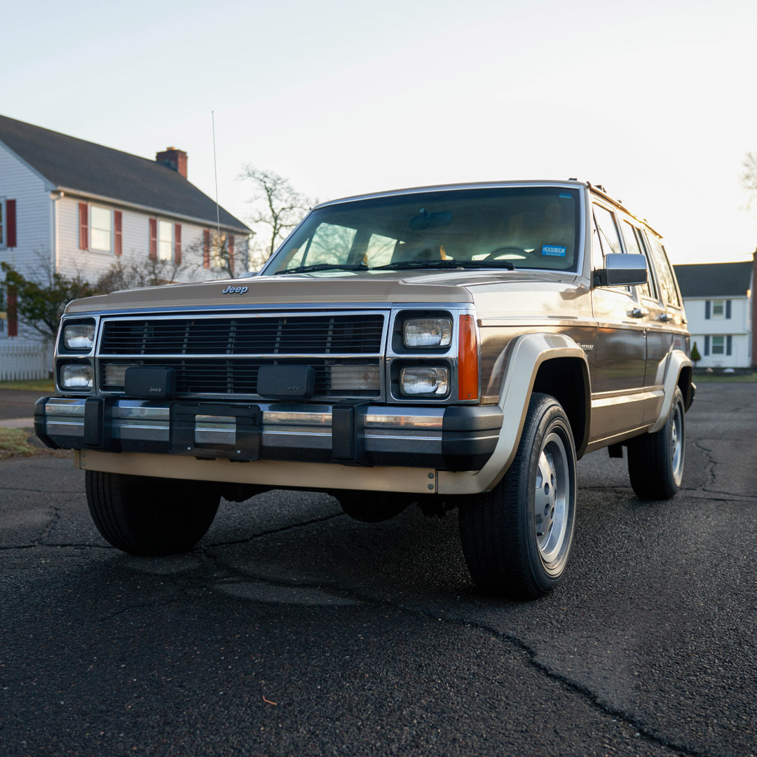 1989 Jeep Wagoneer - Overview Photo