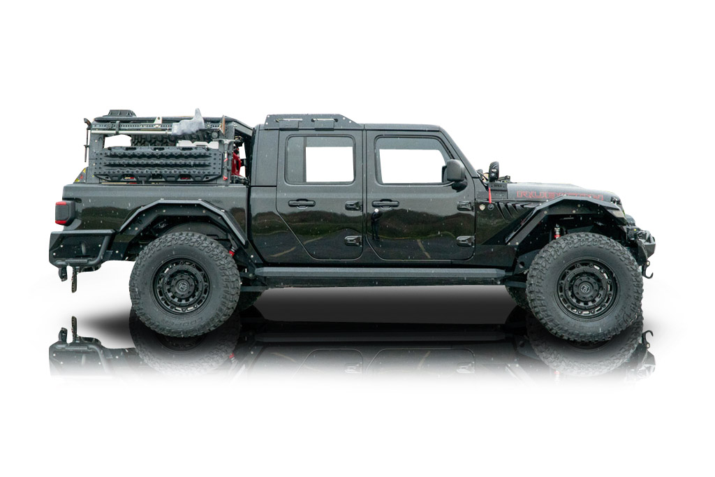 An incredible side shot photo of aJeep Gladiator that you should buy.