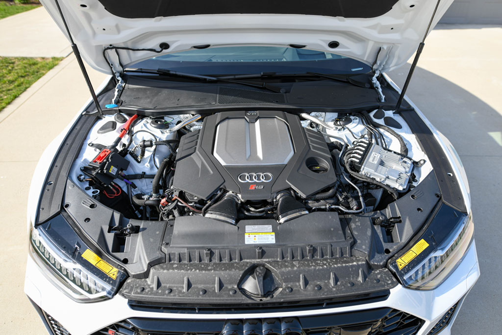 2022 Audi RS 7 - Engine Photo