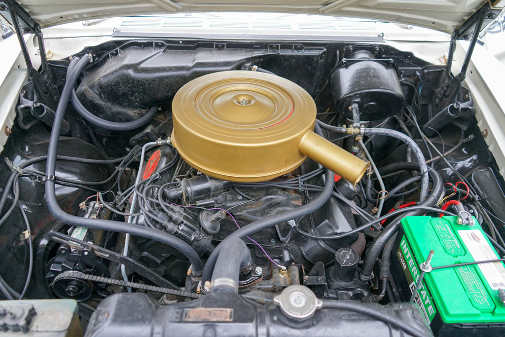 1960 Chrysler  Saratoga - Engine Photo