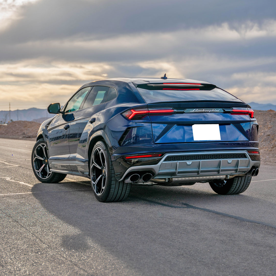 2019 Lamborghini Urus - Interior Photo