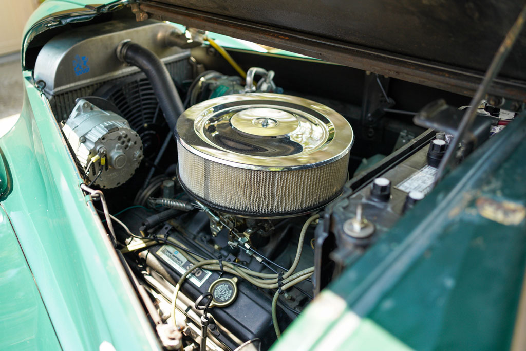 1939 Buick Sport - Engine Photo