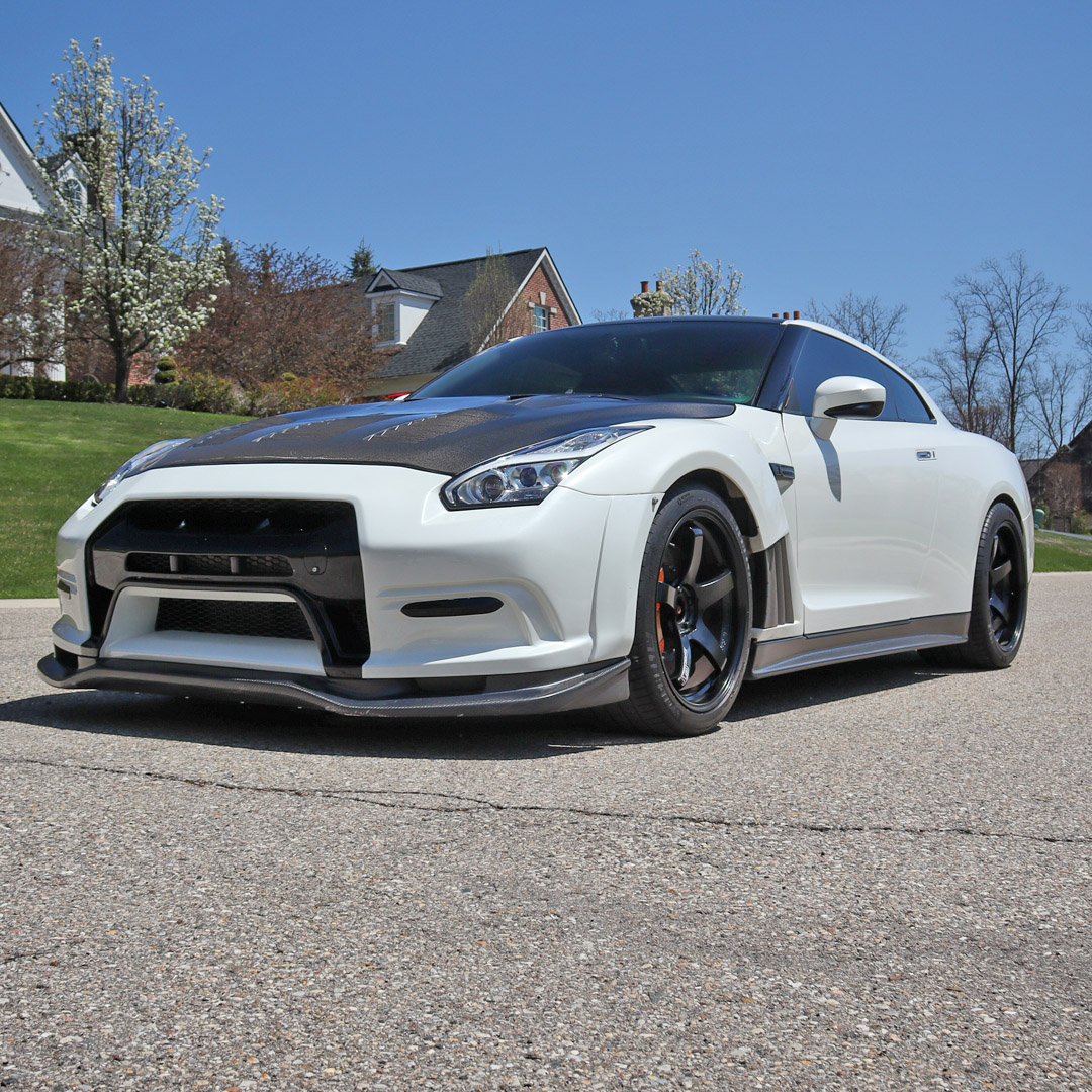 2016 Nissan GT-R - Overview Photo