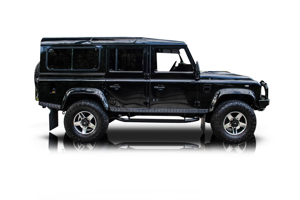 An incredible side shot photo of aLand Rover Defender 110 that you should buy.