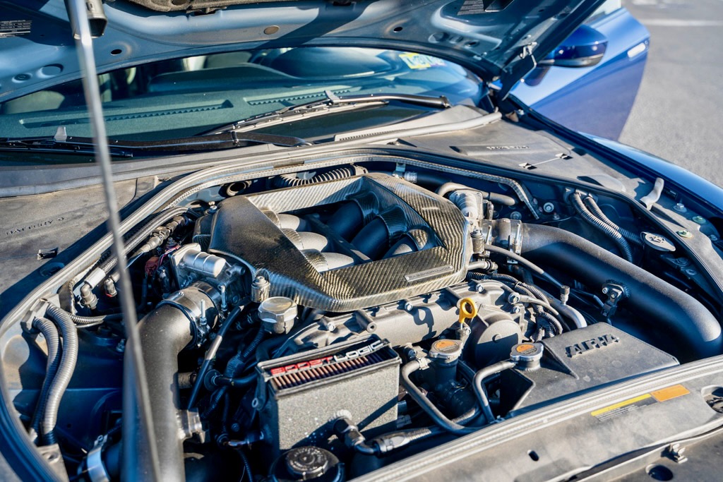 2014 Nissan GT-R - Engine Photo