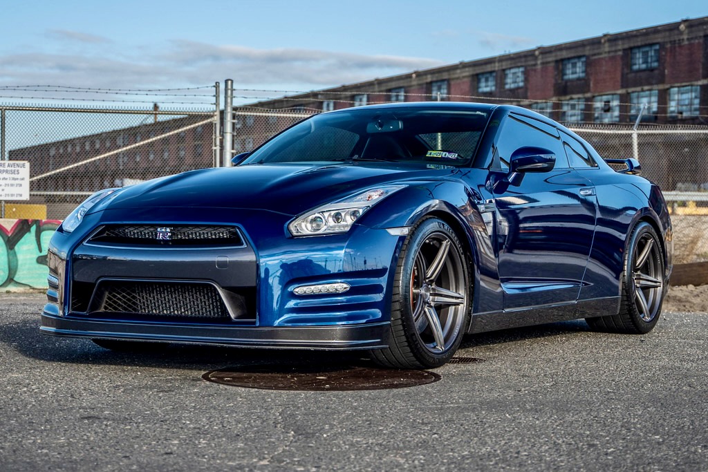 2014 Nissan GT-R - Overview Photo