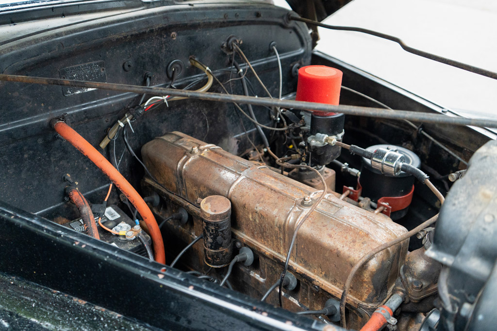 1940 Chevrolet Master Special Deluxe - Engine Photo