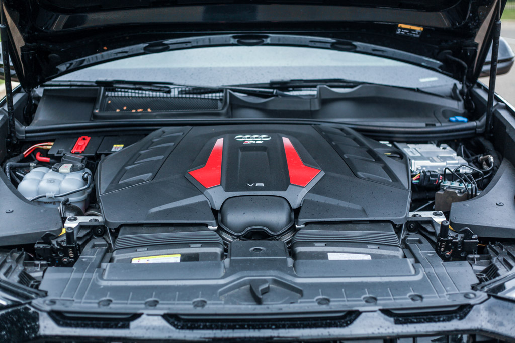 2021 Audi RS Q8 - Engine Photo