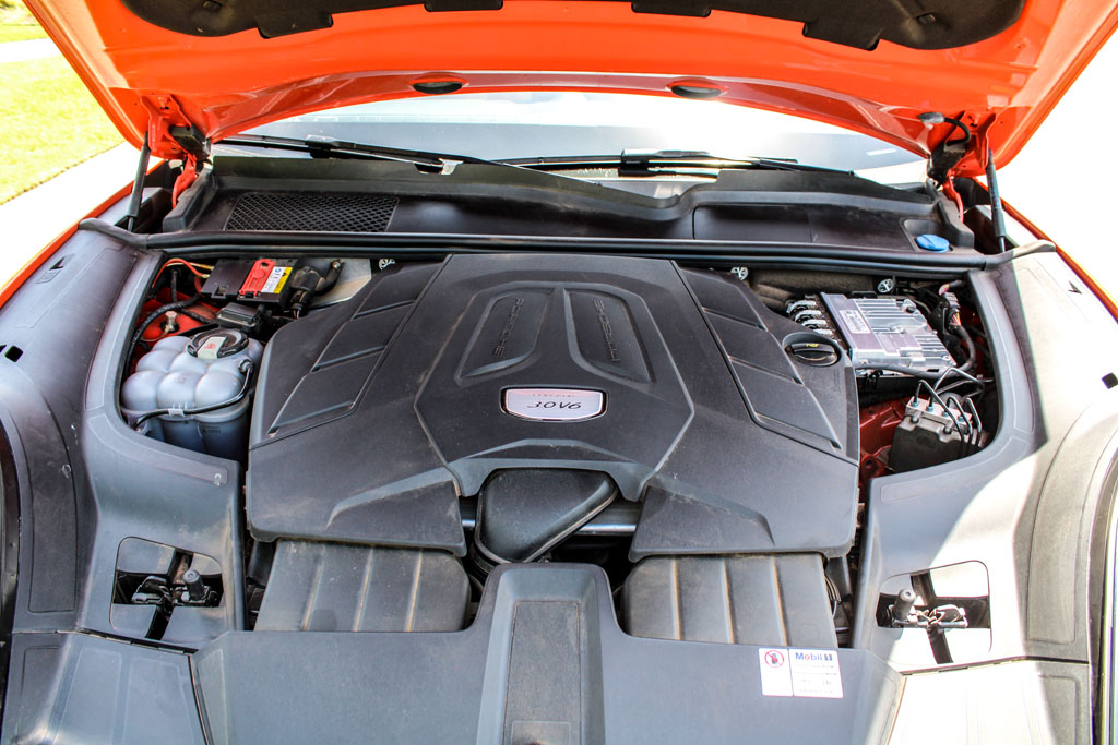 2020 Porsche Cayenne - Engine Photo