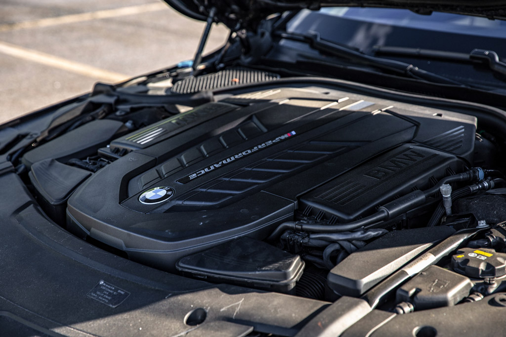 2018 Bmw M760i - Engine Photo