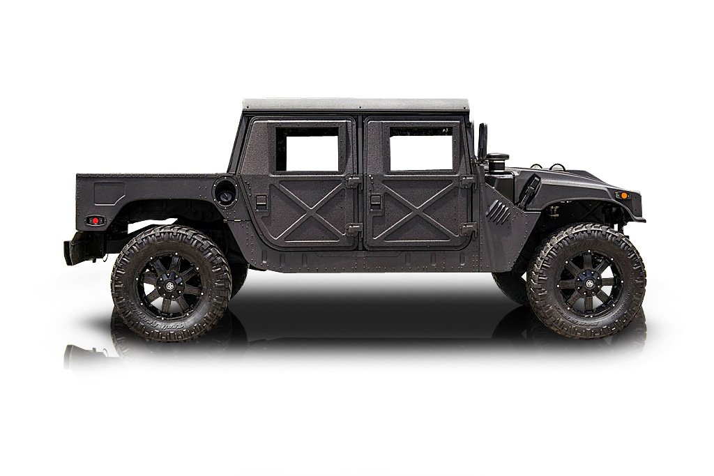 An incredible side shot photo of aAM General Humvee that you should buy.