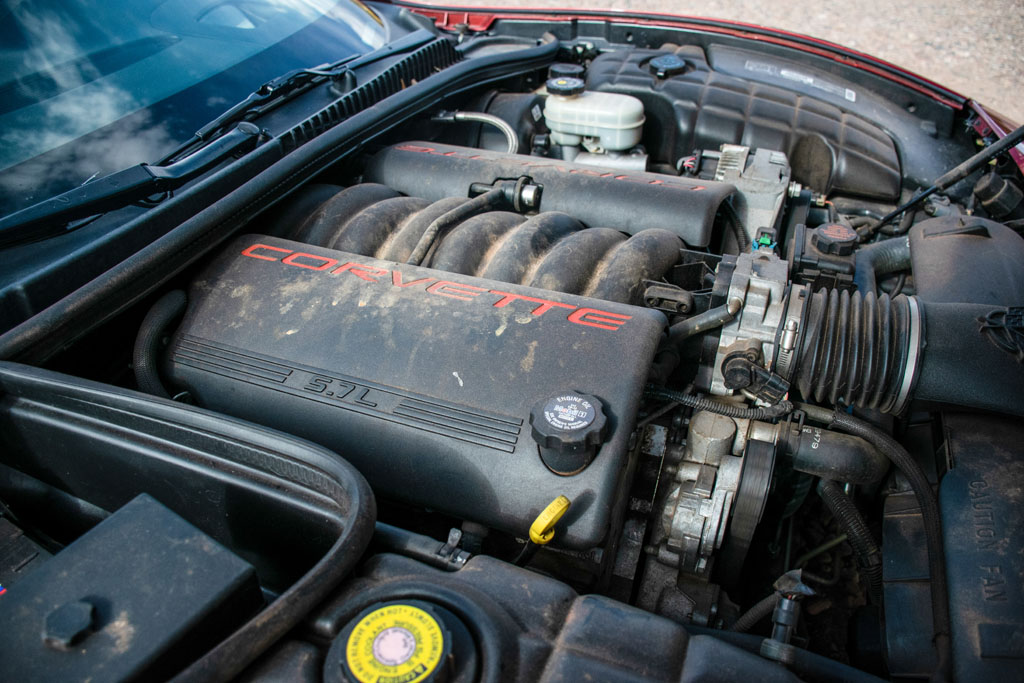 2001 Chevrolet Corvette - Engine Photo