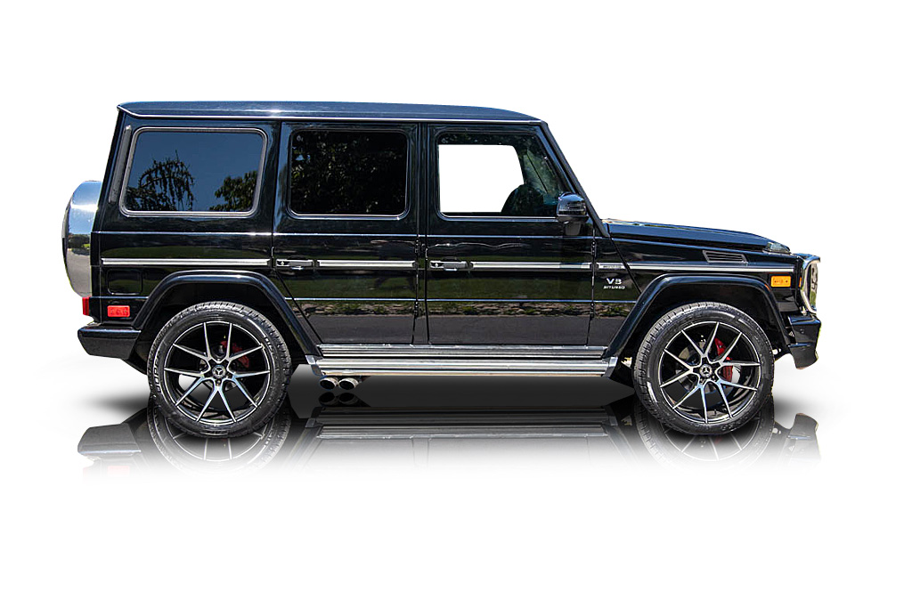 An incredible side shot photo of aMercedes-Benz G550 that you should buy.