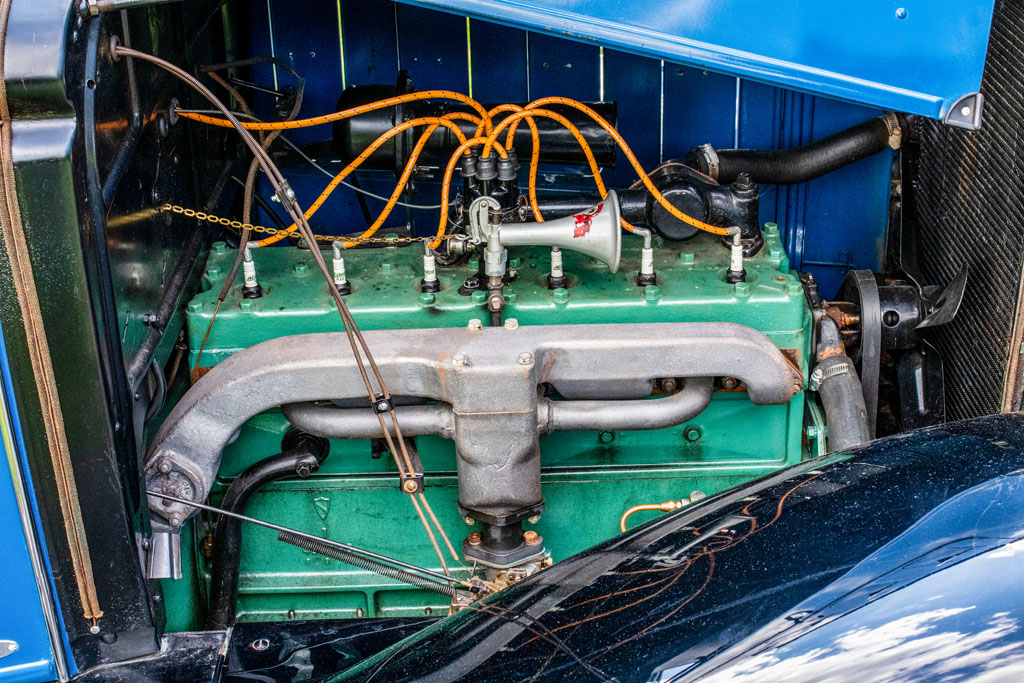 1932 Pontiac  6 - Engine Photo